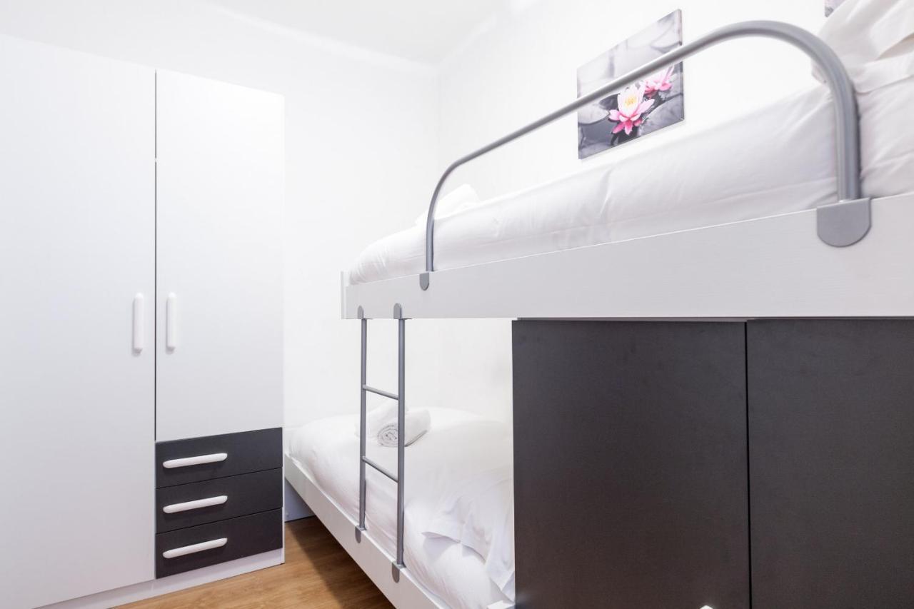 Sagrada Familia LEPANT Apartment Barcelona Bagian luar foto