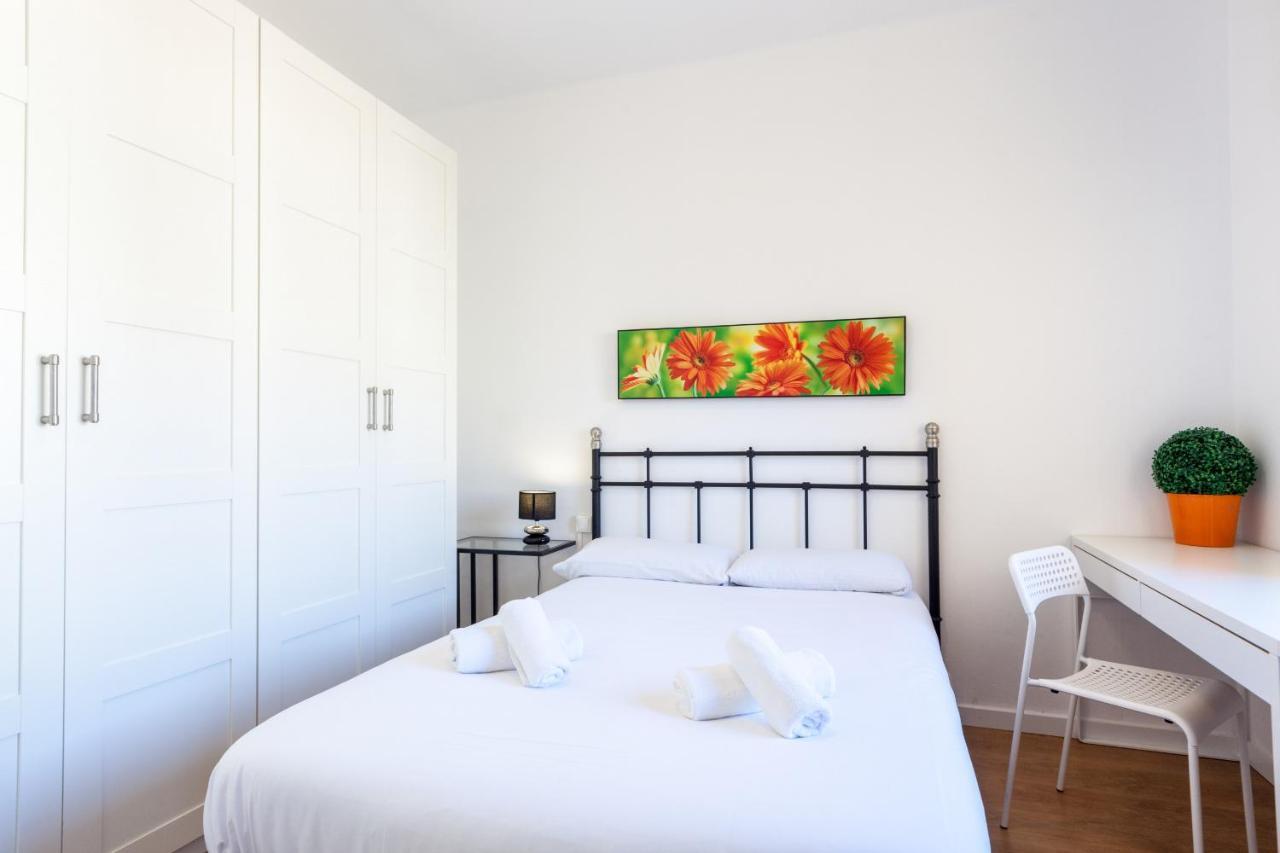 Sagrada Familia LEPANT Apartment Barcelona Bagian luar foto